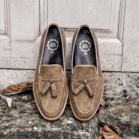 503 Tassel Loafer Suede Mortar Beige Wooden Soles