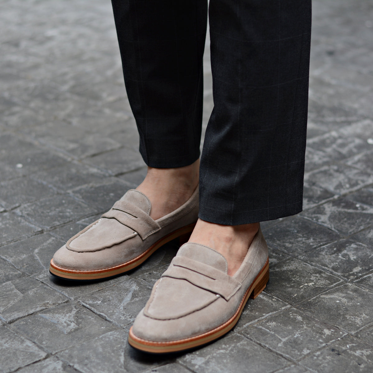 靴 SOLOVIERE NICO SUEDE PINO 509 Penny Loafer X Suede Lamp Winter Gray – Arcobareno